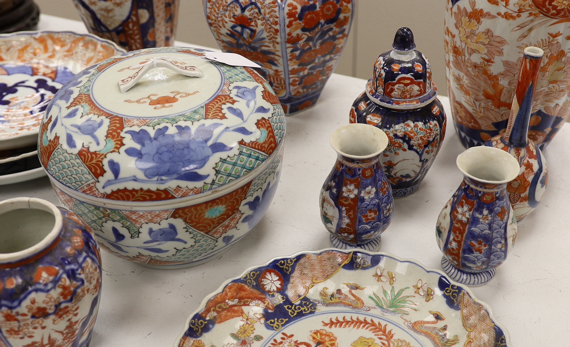 Assorted Japanese Imari vases, dishes etc, largest vase 31cm high
